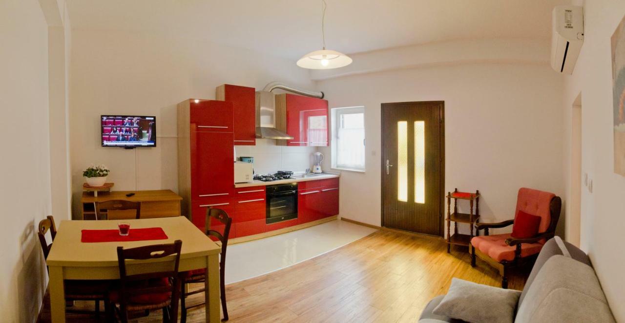 דירות פורץ Apartman Aurora מראה חיצוני תמונה